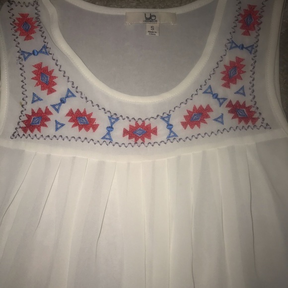 Blouse - Picture 2 of 3